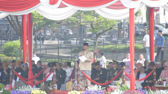 Plh. Gubernur Jawa Barat Uu Ruzhanul Ulum menjadi Inspektur Upacara HARDIKNAS