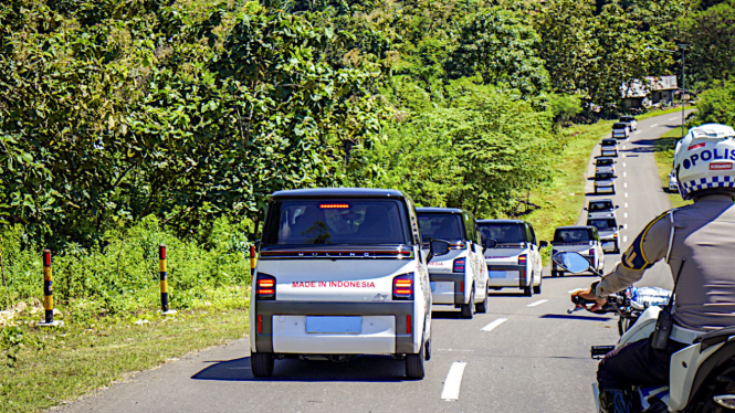 VIVA Otomotif: Wuling Air ev tiba di Labuan Bajo