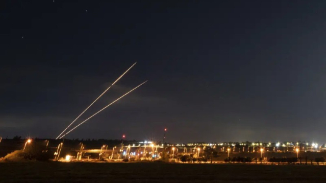 Roket diluncurkan ke wilayah Israel.