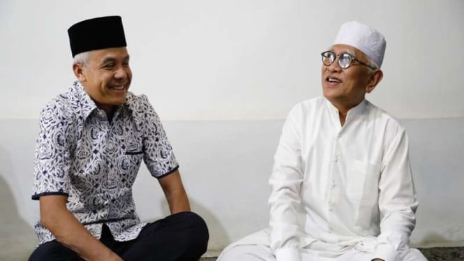 Gubernur Jawa Tengah Ganjar Pranowo Sowan ke Gus Mus