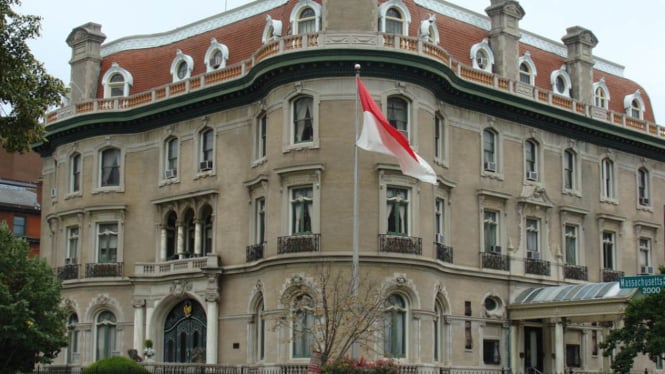 Walsh Mansion adalah nama lawas untuk Gedung KBRI di Washington DC, AS.