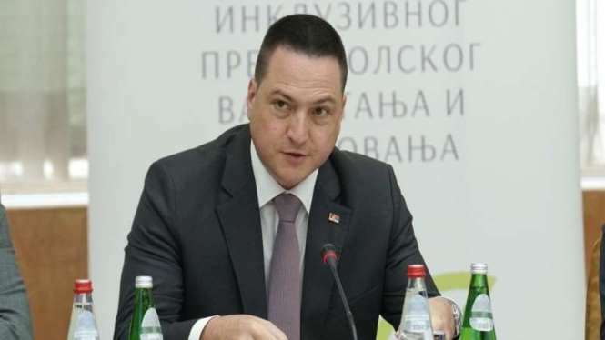 Menteri Pendidikan Serbia, Branko Ruzic, mengundurkan diri