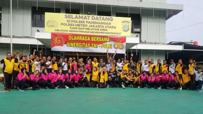 Olahraga bareng TNI-Polri di Pademangan, Jakarta Utara