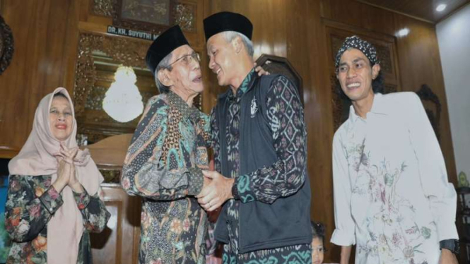 Ganjar Pranowo, sowan ke Pondok Pesantren Manba'ul Hikmah