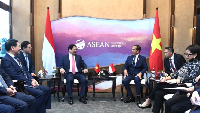 Jokowi Bersama PM Vietnam