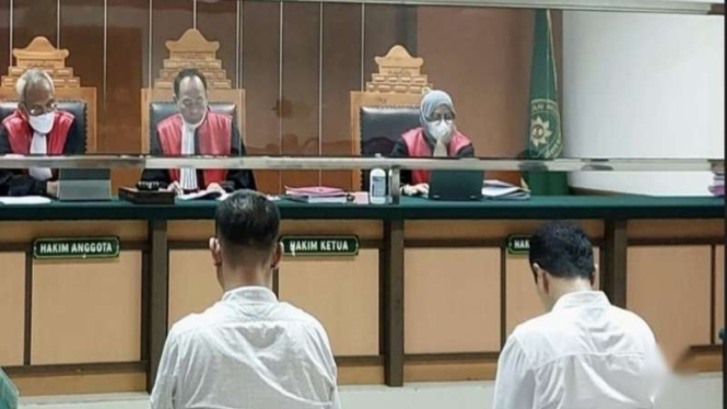 Majelis hakim PN Jakbar membacakan vonis terhadap Aiptu Janto di kasus Teddy 