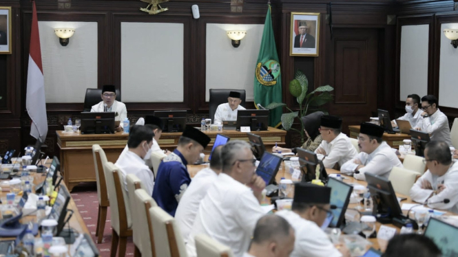 Gubernur Jawa Barat Ridwan Kamil memimpin Rapim di Gedung Sate, Kota Bandung