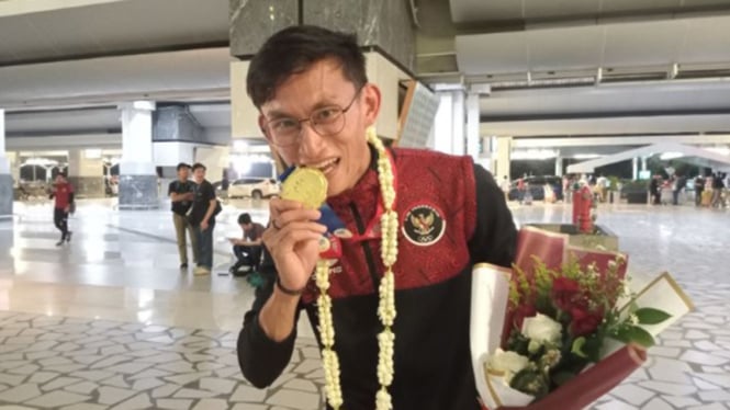 Pemenang medali emas jalan cepat 20 kilometer putra SEA Games 2023 Hendro Yap