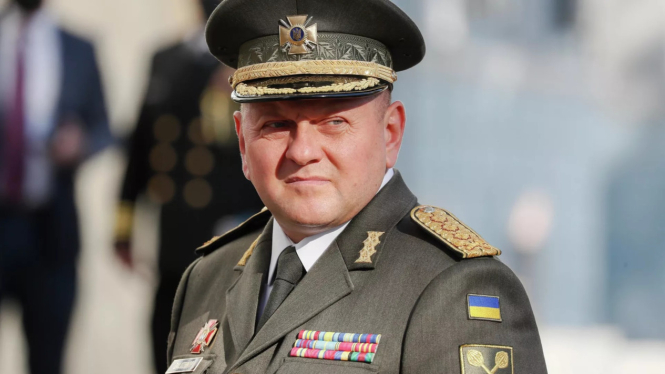 VIVA Militer: Panglima Angkatan Bersenjata Ukraina, Jenderal Valerii Zaluzhnyi