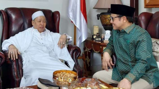  Ketua Umum PKB Muhaimin Iskandar (kanan) bertemu wakil presiden ke-9 RI Hamzah 