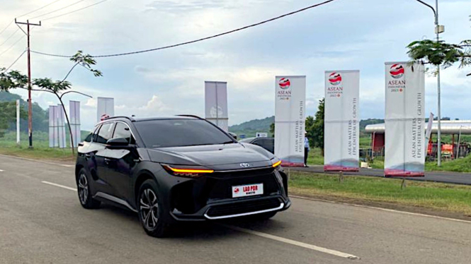 VIVA Otomotif: Toyota bZ4X di acara KTT ASEAN 2023