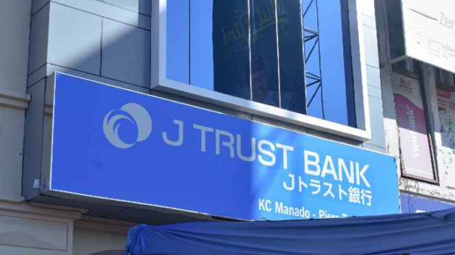 Banco J Trust.