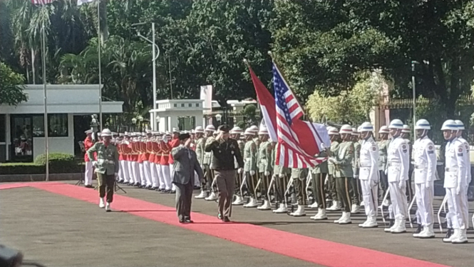 VIVA Militer: Menhan RI Prabowo Subianto sambut kedatangan Kepala Staf US Army