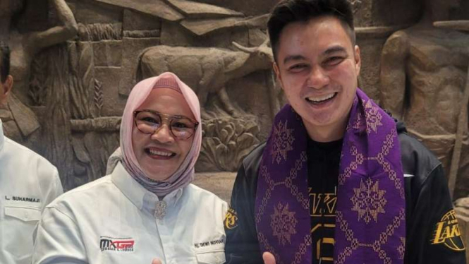 Baim Wong bersama Wabup Sumbawa Dewi Noviany