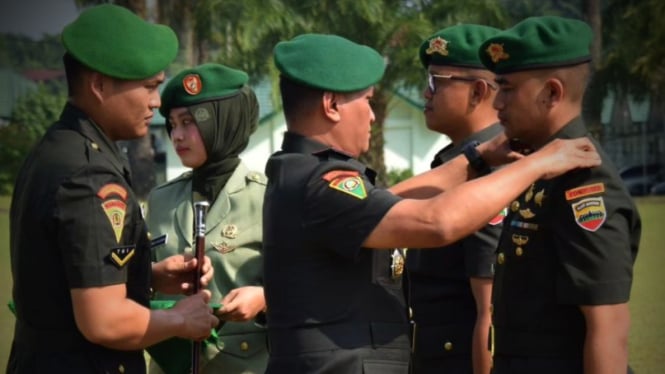 VIVA Militer: Serah terima jabatan Komandan Yonif 122/Tombak Sakti TNI.