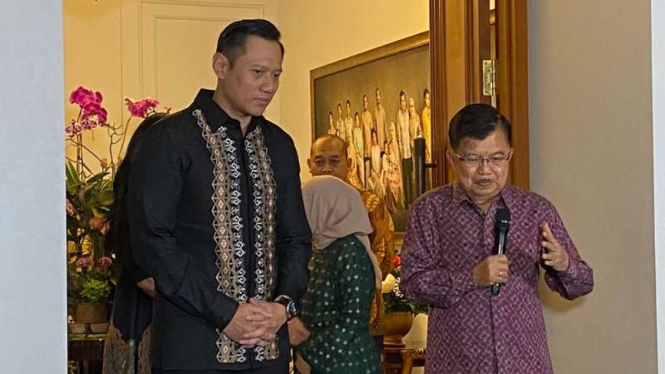Ketum Demokrat Agus Harimurti Yudhoyono (AHY) berkunjung ke kediaman Jusuf Kalla