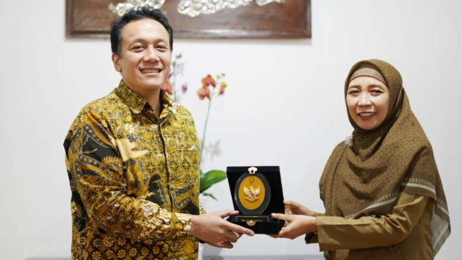 Stafsus Presiden Diaz Hendropriyono dan Wagub NTB Sitti Rohmi Djalilah