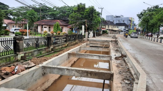 Pemprov kaltim memberikan bantuan alokasi penanganan drainase se Samarinda