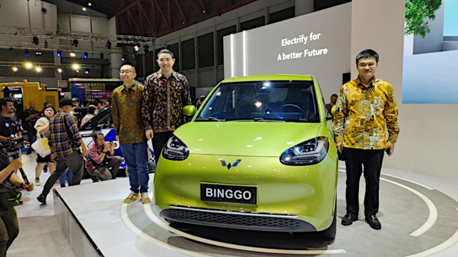 VIVA Otomotif: Wuling Binggo dipamerkan di PEVS 2023