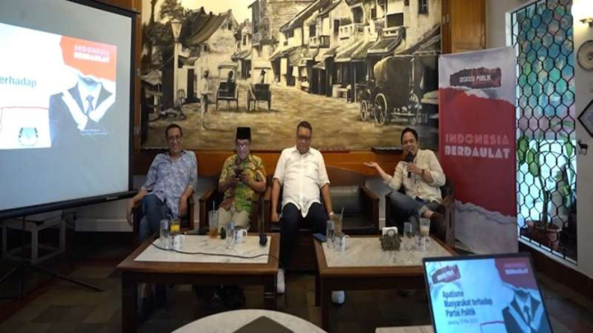 Diskusi publik Indonesia Berdaulat “Apatisme Masyarakat terhadap Partai Politik”