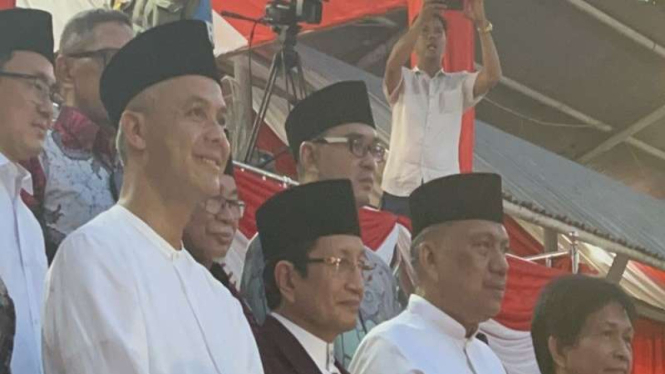Ganjar Pranowo (kiri) bersama Nasaruddin Umar (tengah) di Sulawesi Utara