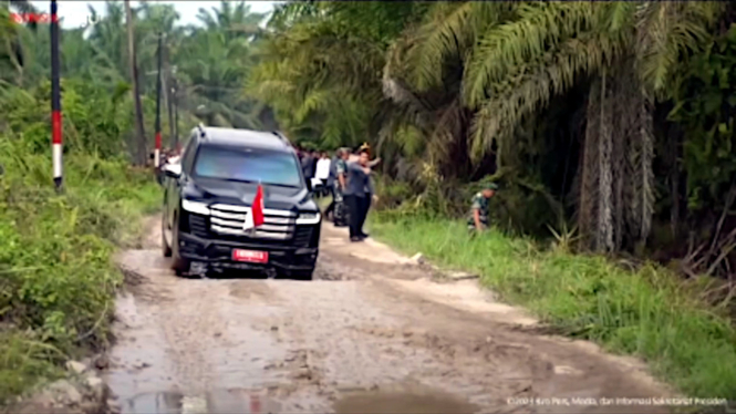 VIVA Otomotif: Mobil Toyota Land Cruiser baru yang digunakan Presiden Jokowi