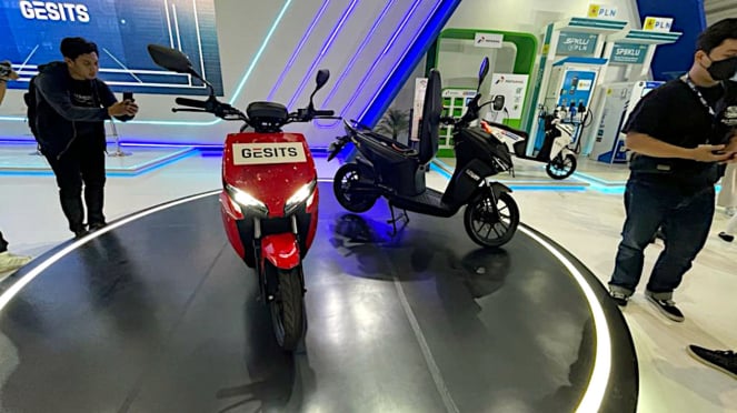 VIVA Otomotif: Sepeda Motor Listrik Gesits Raya E