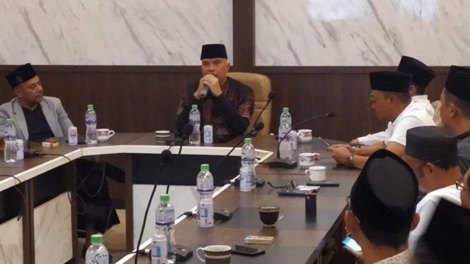 Ahmad Dhani silaturahmi ke Pengurus Wilayah Nahdlatul Ulama (PBNU) Jawa Timur.