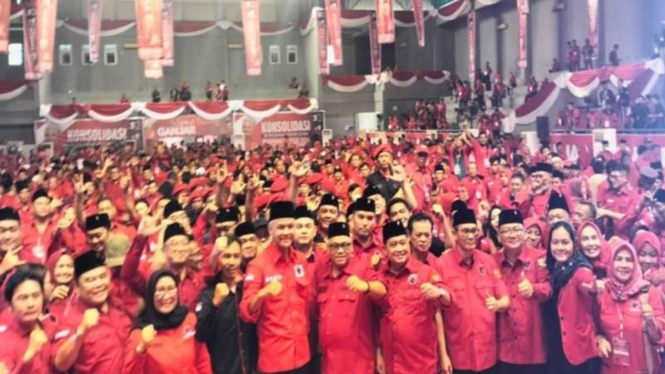 Ganjar Pranowo bersama kader PDIP Sumatera Selatan