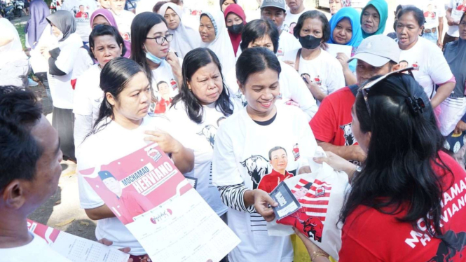 Relawan Pendukung Herviano Dalam Kegiatannya di Semarang Jawa Tengah