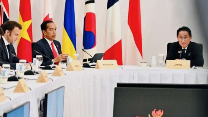 Presiden Joko Widodo saat menyampaikan pandangannya pada Konferensi Tingkat Tinggi (KTT) G7 sesi kesembilan di Hiroshima, Jepang, Minggu, 21 Mei 2023.