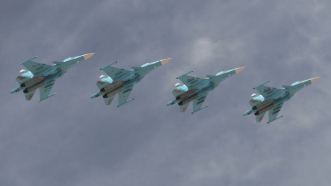 VIVA Militer: Jet tempur pembom Sukhoi Su-34 Fullback militer Rusia