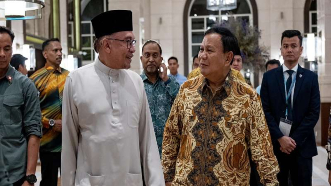 Menhan Prabowo Subianto bersama PM Malaysia Anwar Ibrahim 