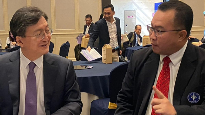 Presiden SNU Prof Hong Lim Ryu dan Rektor IPB University Prof Arif Satria