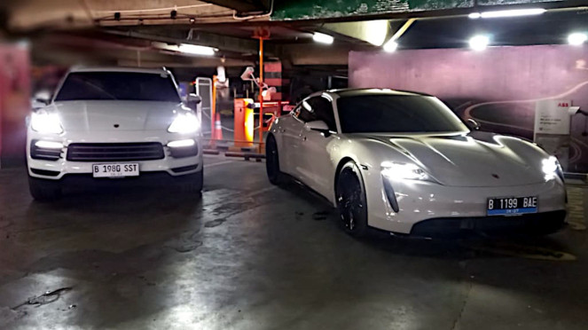VIVA Otomotif: Peluncuran SPKLU untuk mobil listrik Porsche