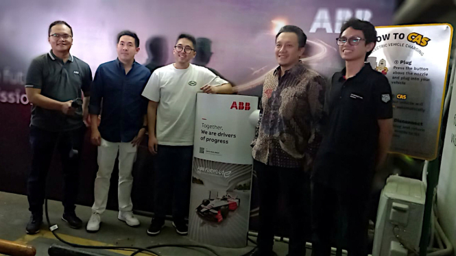 VIVA Otomotif: Peluncuran SPKLU untuk mobil listrik di Jakarta Selatan