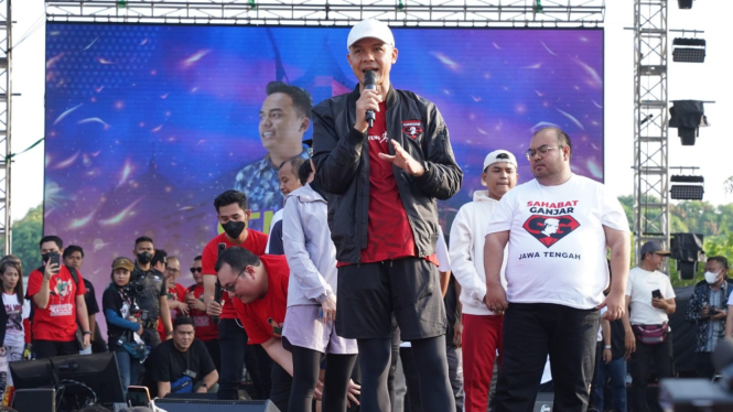 Ganjar Pranowo menemui relawan dan simpatisan pendukungnya di Semarang, Jateng.