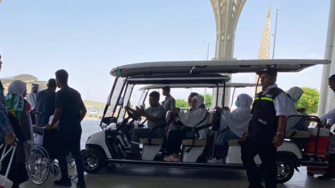 Golf Car di Bandara Ameer Mohamad Bin Abdul Azis, Madinah