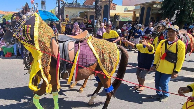 Jaran Serek yang artinya kuda menari warisan seni budaya kerajaan Madura