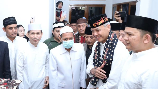 Ganjar Pranowo kunjungi kediaman Abuya KH Tubagus Ahmad Syadzili Wasi, Banten