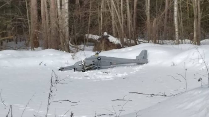VIVA Militer: Bangkai drone militer Ukraina usai ditembak jatuh di Moskow, Rusia