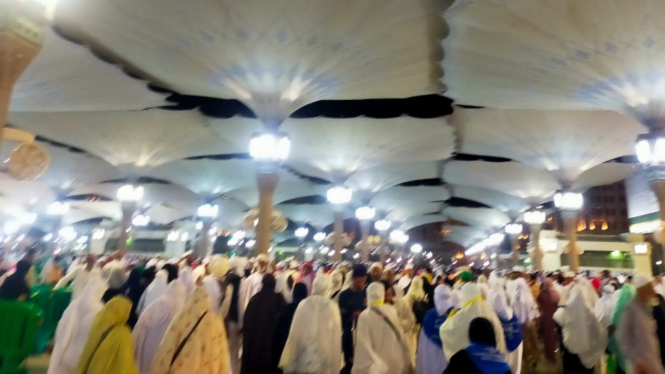 Jamaah Haji di Nabawi, Madinah
