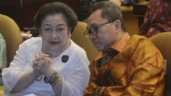 Ketum PDIP Megawati Soekarnoputri dan Ketum PAN Zulkifli Hasan.