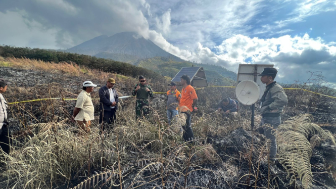Stasiun pemantauan Gunung Sinabung yang hangus terbakar