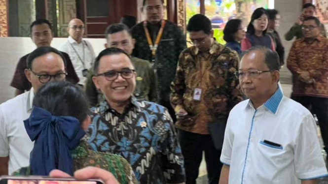 Menteri PANRB Abdullah Azwar Anas dan Gubernur Bali Wayan Koster di Acara BDF II