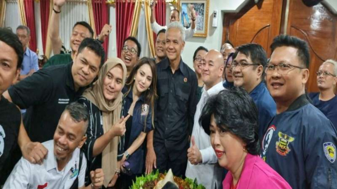 The central governor of Java, Ganjar Pranowo, attended the voluntary anniversary Ganjarist.