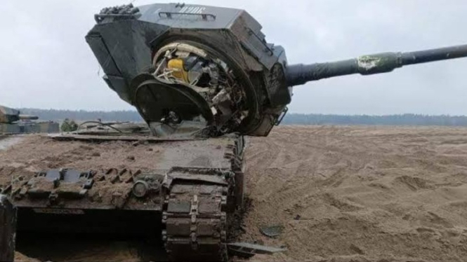 VIVA Militer: Bangkai tank Leopard 2 buatan Jerman di Ukraina