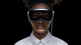 Apple Introduces Vision Pro AR Headset as Spatial Computer