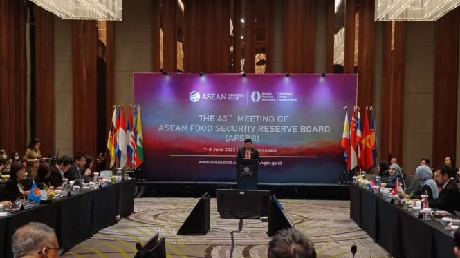 Kepala Badan Pangan Nasional/National Food Agency (NFA)  Arief Prasetyo Adi saat membuka pertemuan ASEAN Food Security Reserve Board (AFSRB),  Rabu 7 Juni 2023, di Bogor, Jawa Barat.