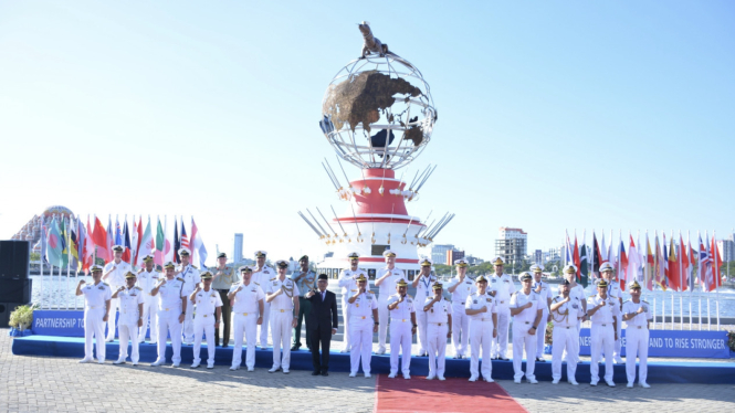 VIVA Militer: KSAL resmikan Monumen 4th MNEK di Kota Makassar 